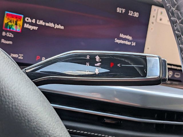 Certified 2025 Cadillac Escalade Premium Luxury AWD/4WD image 33