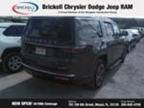 Used 2024 Jeep Wagoneer Series II w/ Flexible Seating Group image 3