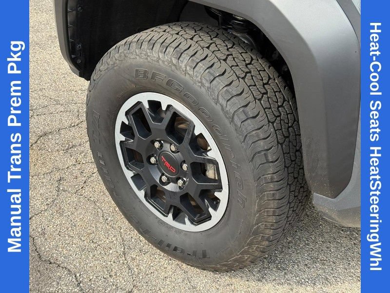 Used 2024 Toyota Tacoma TRD Off-Road w/ TRD Off Road Premium Package AWD/4WD image 10
