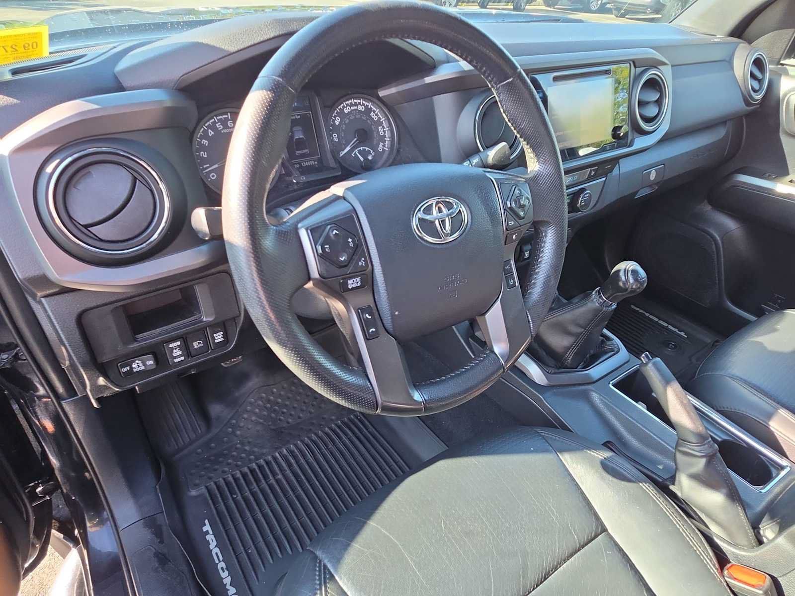 Used 2019 Toyota Tacoma TRD Off-Road w/ TRD Premium Off Road Package AWD/4WD image 10