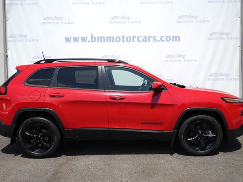 Used 2017 Jeep Cherokee High Altitude w/ Luxury Group AWD/4WD image 7