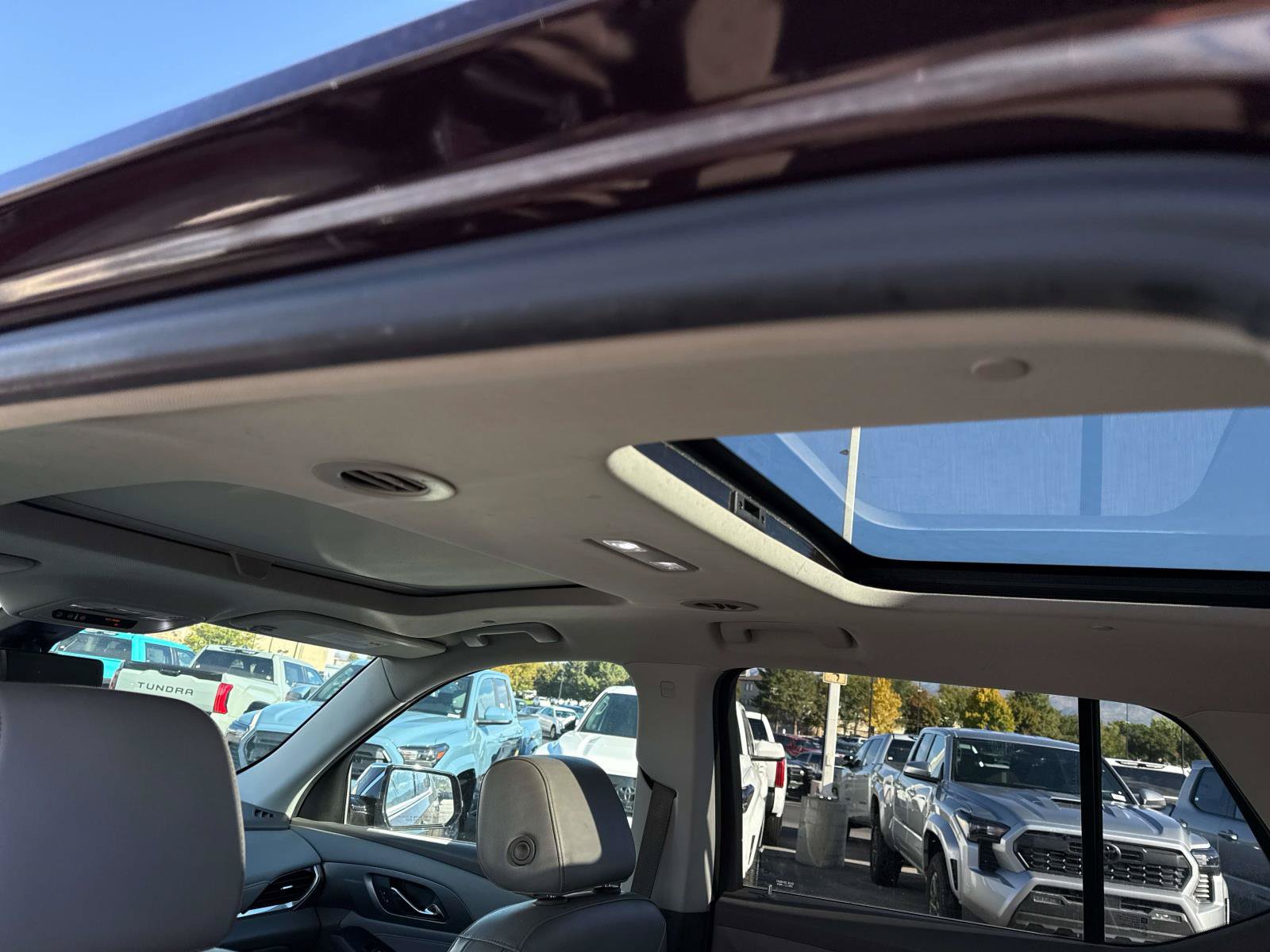 Used 2018 Chevrolet Traverse Premier AWD/4WD image 17