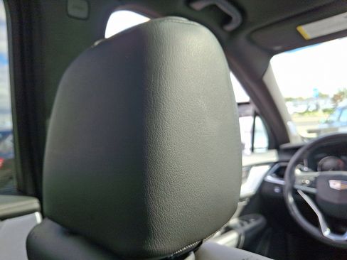 Used 2023 Cadillac XT6 Premium Luxury image 9