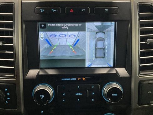 Used 2018 Ford F150 Platinum w/ Equipment Group 701A Luxury image 17