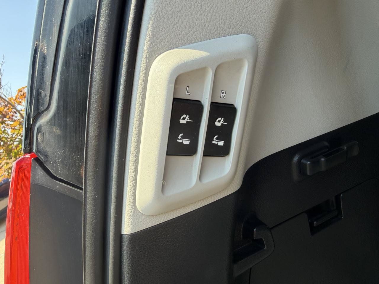 Used 2012 Lexus GX 460 w/ Comfort Plus Pkg AWD/4WD image 13