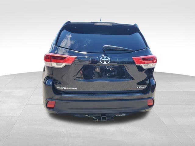 Used 2017 Toyota Highlander Plus AWD/4WD image 5