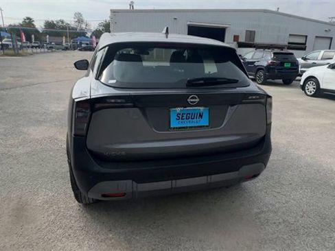 Used 2025 Nissan Kicks S image 7