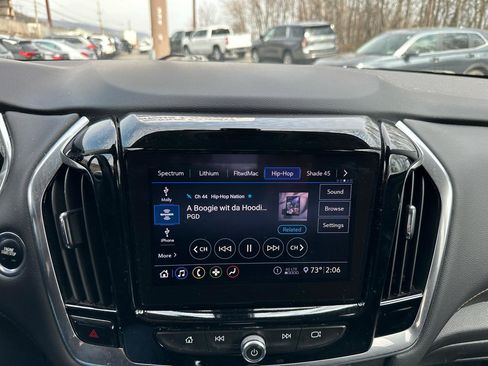 Used 2020 Chevrolet Traverse LT image 15