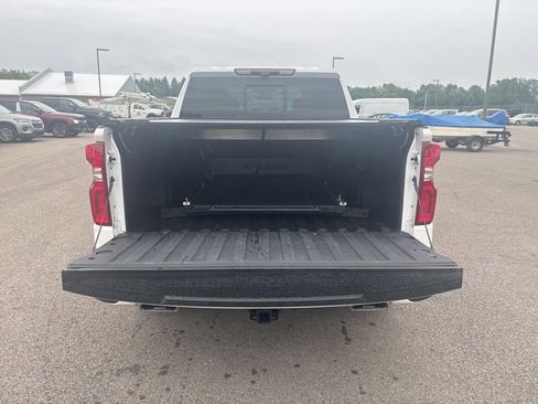 Used 2023 Chevrolet Silverado 1500 High Country w/ Technology Package AWD/4WD image 9