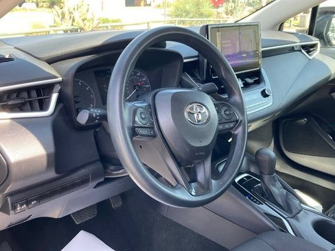 Used 2025 Toyota Corolla LE FWD image 9