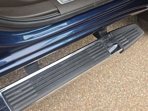 Used 2022 Chevrolet Silverado 2500 LT w/ Convenience Package image 28