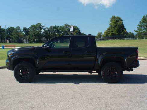 Used 2025 Toyota Tacoma TRD Pro w/ Tow Tech Package AWD/4WD image 13