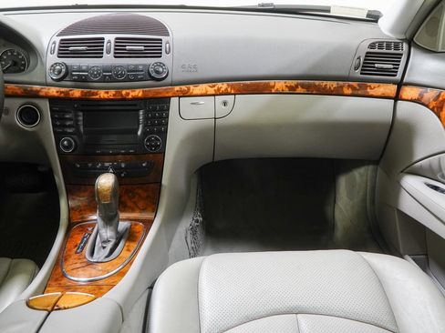 Used 2003 Mercedes-Benz E 320 Sedan image 36