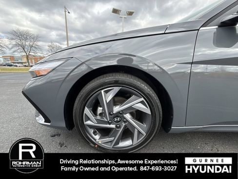 Used 2026 Hyundai Elantra Limited FWD image 12