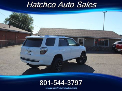 Used 2015 Toyota 4Runner SR5 AWD/4WD image 5