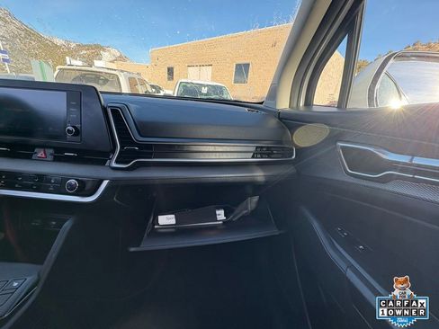 Certified 2025 Kia Sportage LX image 21