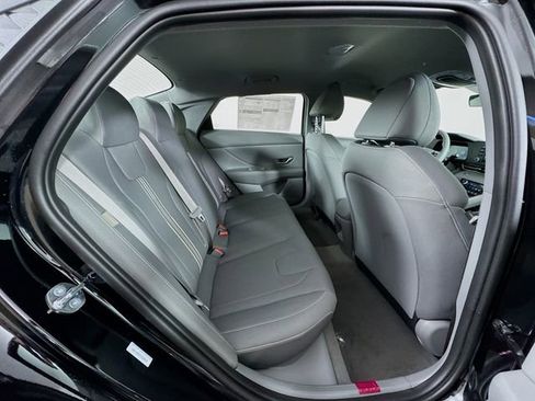 New 2026 Hyundai Elantra Sport FWD image 39