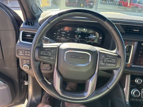 Used 2023 GMC Yukon Denali Ultimate image 9