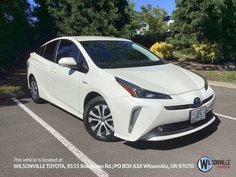 Used 2020 Toyota Prius LE AWD/4WD image 1