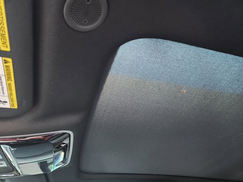 Certified 2023 Land Rover Range Rover Velar R-Dynamic S image 28