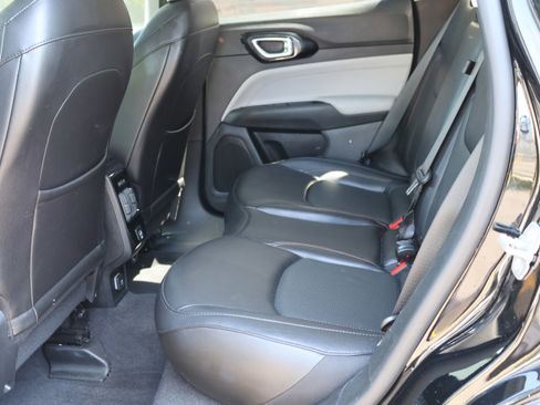 Used 2022 Jeep Compass Limited AWD/4WD image 16