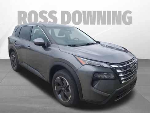 Used 2024 Nissan Rogue SV FWD image 2