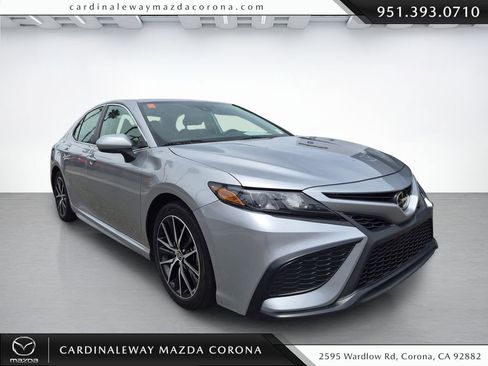 Used 2024 Toyota Camry SE FWD image 1