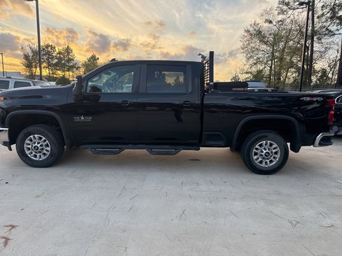 Used 2021 Chevrolet Silverado 2500 LT w/ Texas Edition image 7