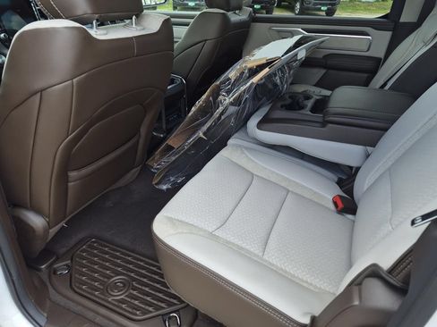 New 2026 RAM 1500 Laramie AWD/4WD image 16