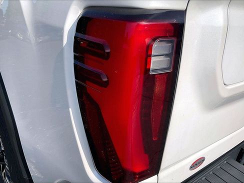 Used 2024 GMC Sierra 2500 Denali Ultimate AWD/4WD image 30