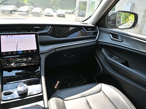 Used 2023 Jeep Grand Cherokee 4WD 4xe image 16