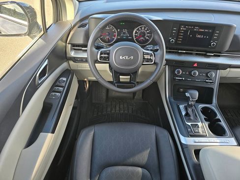 Used 2024 Kia Carnival LX image 30