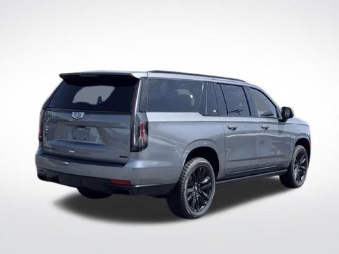 Used 2022 Cadillac Escalade ESV Sport Platinum AWD/4WD image 6