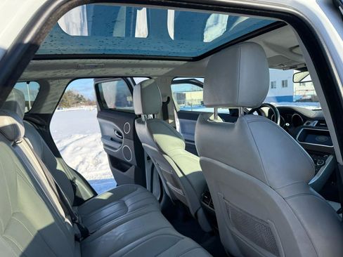 Used 2017 Land Rover Range Rover Evoque HSE image 26