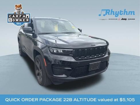 Used 2022 Jeep Grand Cherokee Altitude AWD/4WD image 1
