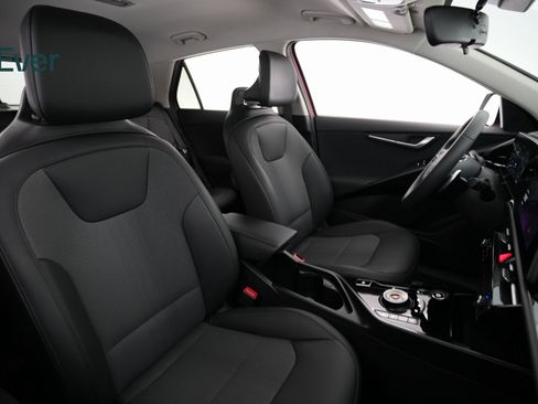 Used 2025 Kia Niro Wind image 8