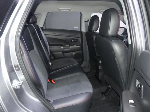 Used 2025 Mitsubishi Outlander Sport SE image 28