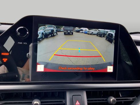 Used 2025 Lexus UX 300h FWD image 24