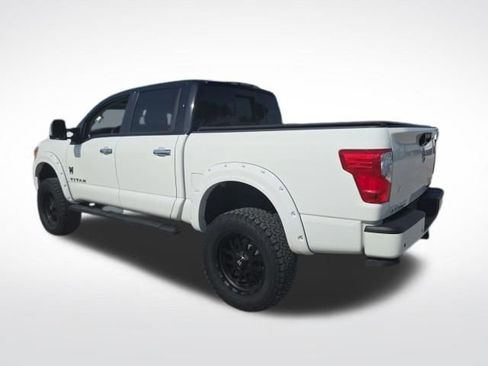 Used 2021 Nissan Titan SV w/ SV Convenience Package AWD/4WD image 4
