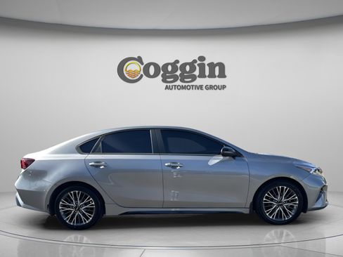 Used 2023 Kia Forte GT-Line w/ GT-Line Premium Package image 7
