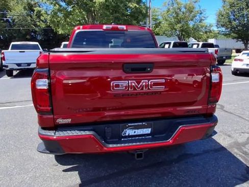 Used 2025 GMC Canyon AT4 w/ Nightfall Edition AWD/4WD image 7