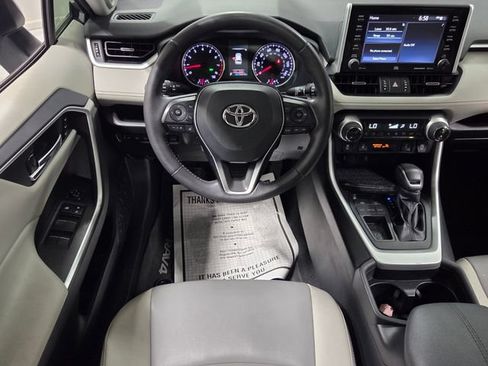 Used 2021 Toyota RAV4 XLE Premium FWD image 7