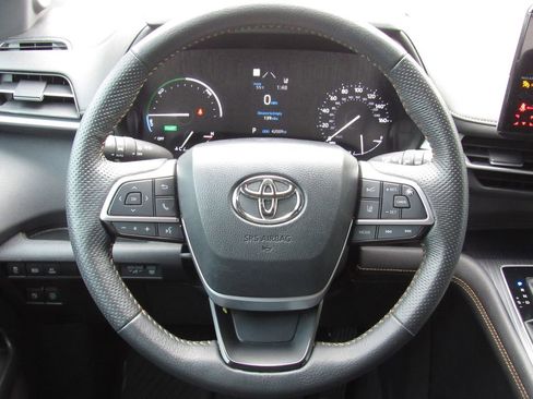 Certified 2024 Toyota Sienna XLE Woodland Edition AWD/4WD image 28