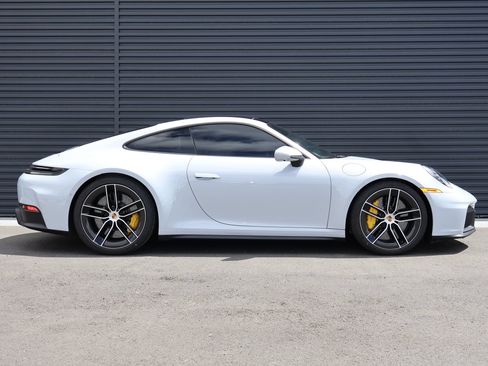 Certified 2025 Porsche 911 Carrera 4 GTS AWD/4WD image 37