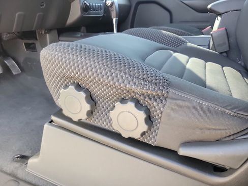 Used 2019 Nissan Frontier PRO-4X image 13