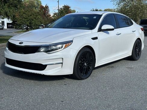 Used 2017 Kia Optima LX w/ Option Group 014 FWD image 2
