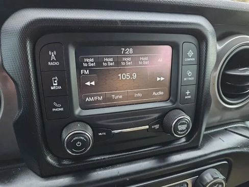 Used 2021 Jeep Wrangler Sport AWD/4WD image 19
