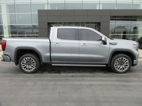 Used 2024 GMC Sierra 1500 Denali Ultimate image 12
