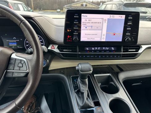 Used 2021 Toyota Sienna Platinum image 22