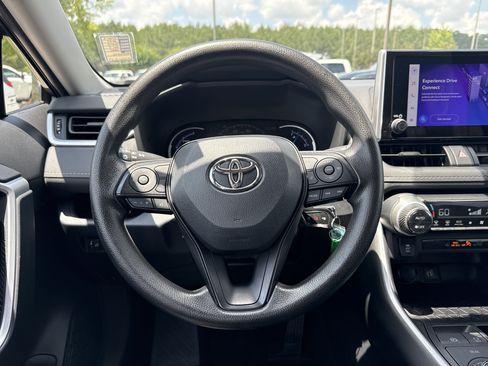 Used 2024 Toyota RAV4 LE AWD/4WD image 23